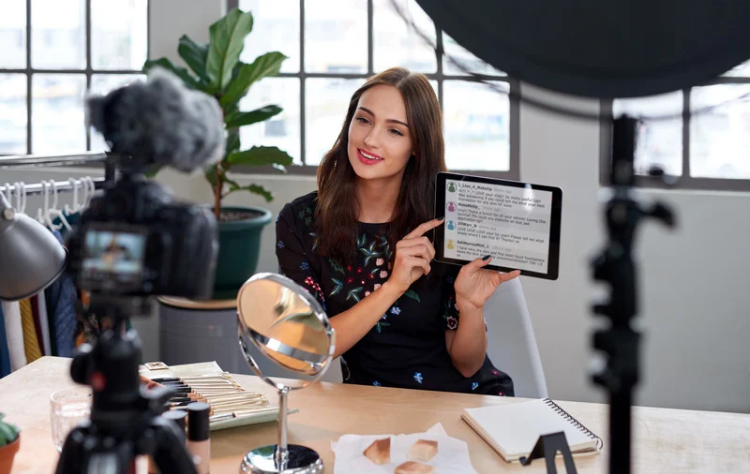 How social media influences entrepreneurship How social media influences entrepreneurship