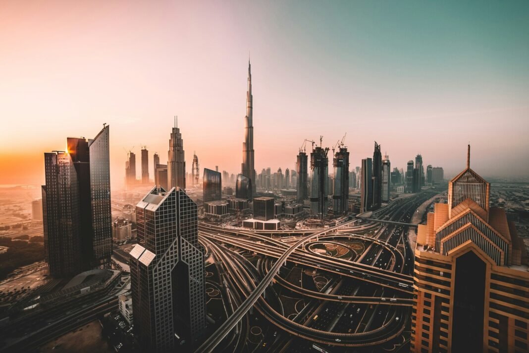 Profit Paradise: Dubai’s Business Landscape is Booming—Find Out Why! Dubai's Business