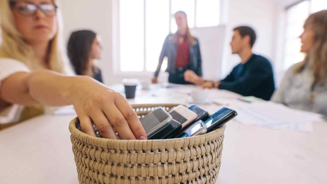 14 Days Without Your Phone—What Happens Next Will Shock You! 14 days without your phone