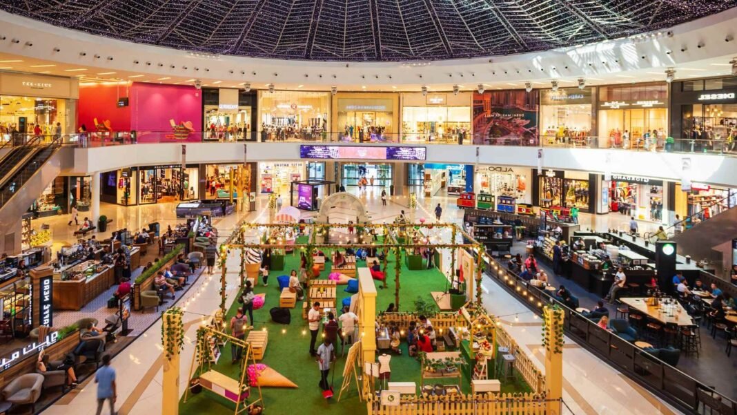 UAE Eid Shopping: Retailers Shift Strategy for Smartphones UAE Eid Shopping