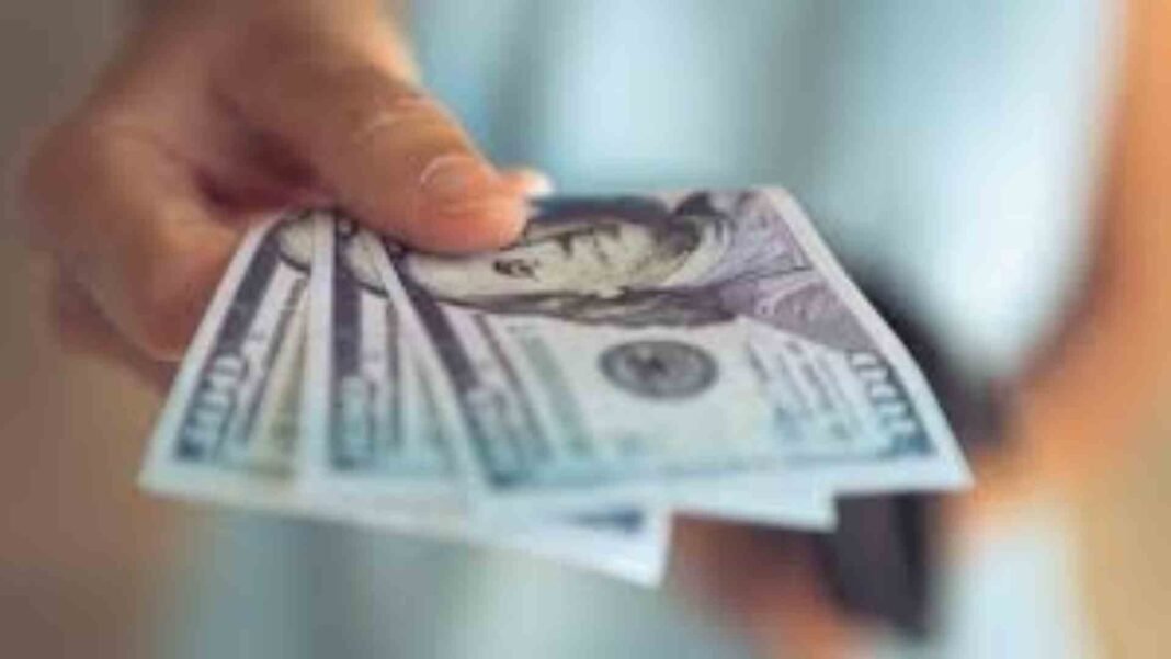 As US Dollar weakens, Middle East Investors Get 3 Powerful Strategies from Standard Chartered US dollar