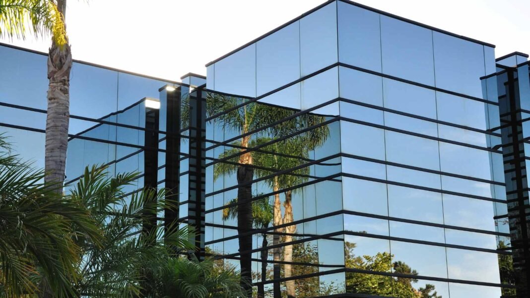 UAE’s Next Growth Era: Purpose-built Commercial Real Estate UAE’s Next Growth Era: Purpose-built Commercial Real Estate